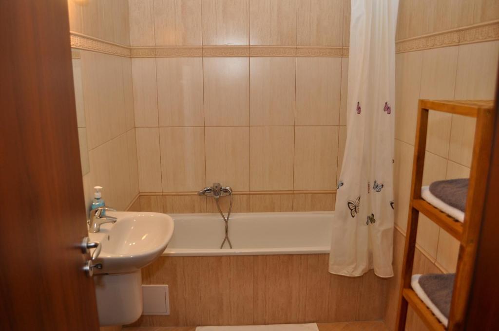 Tisza Palota Apartmanok Szeged Chambre photo