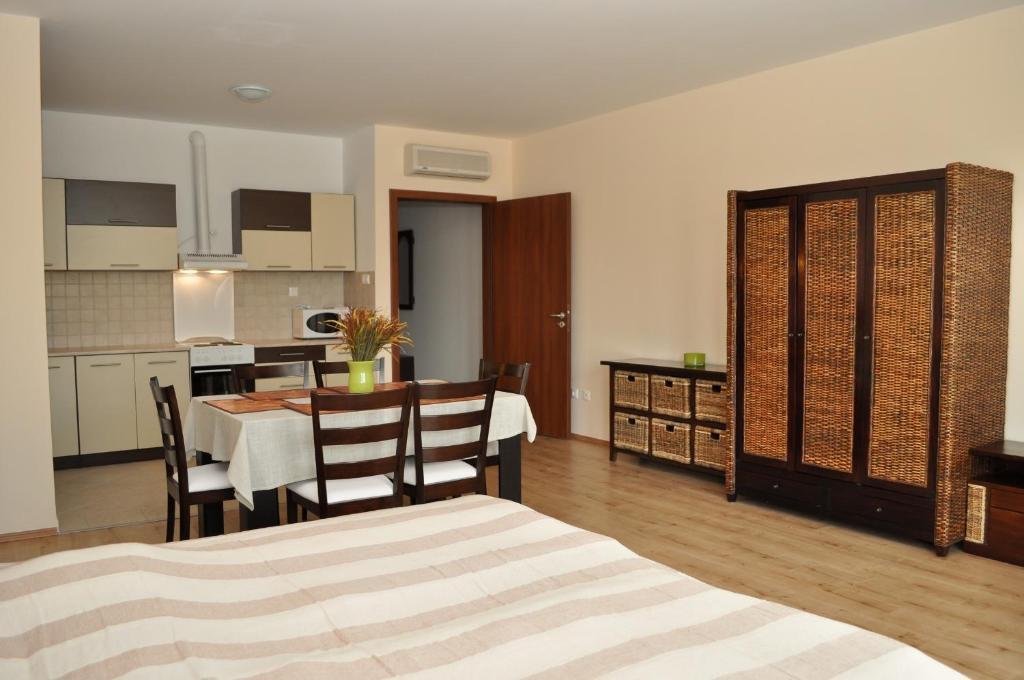 Tisza Palota Apartmanok Szeged Chambre photo