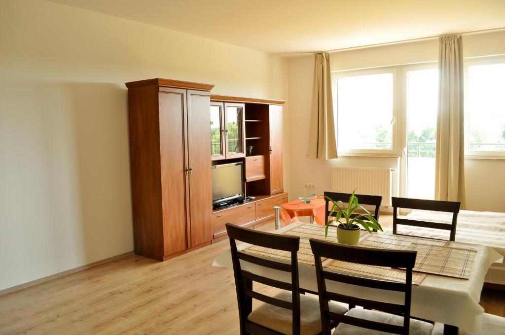 Tisza Palota Apartmanok Szeged Chambre photo