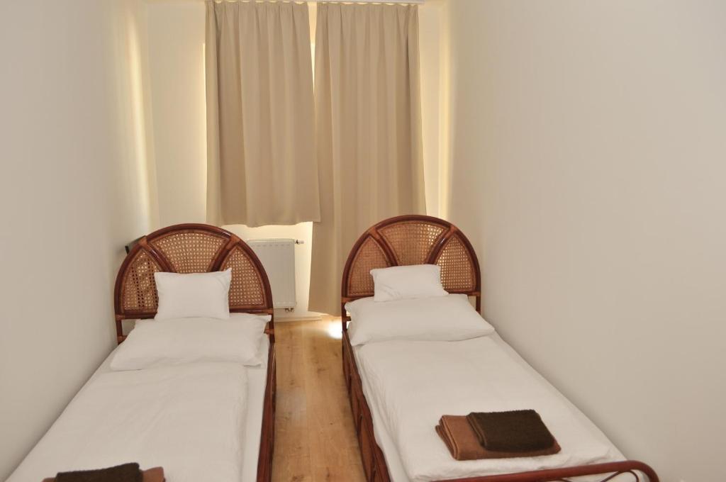 Tisza Palota Apartmanok Szeged Chambre photo
