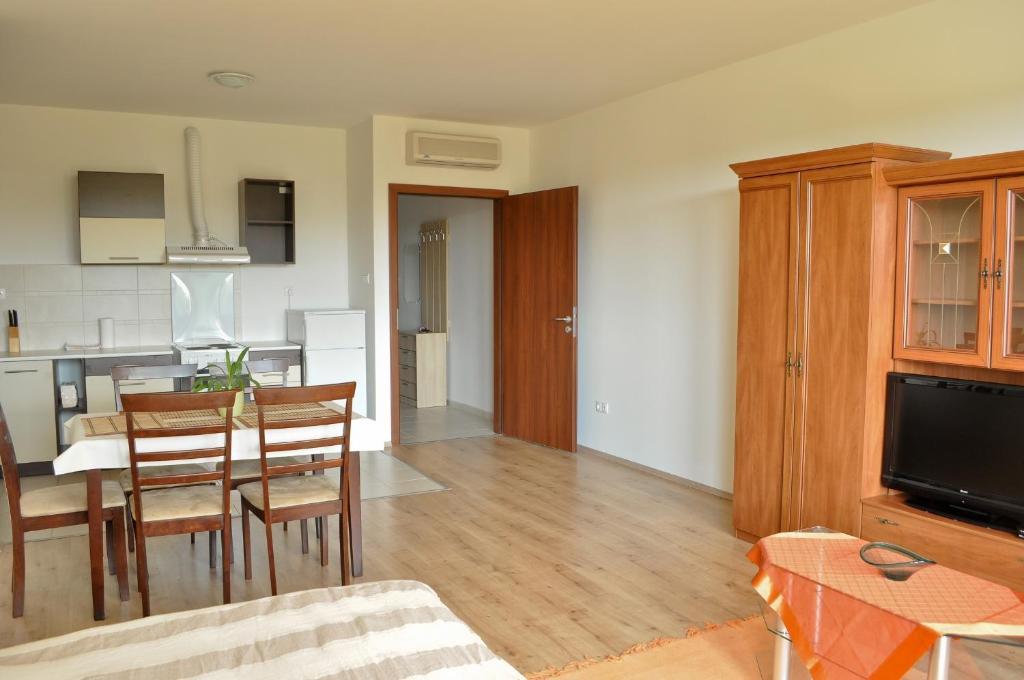 Tisza Palota Apartmanok Szeged Chambre photo