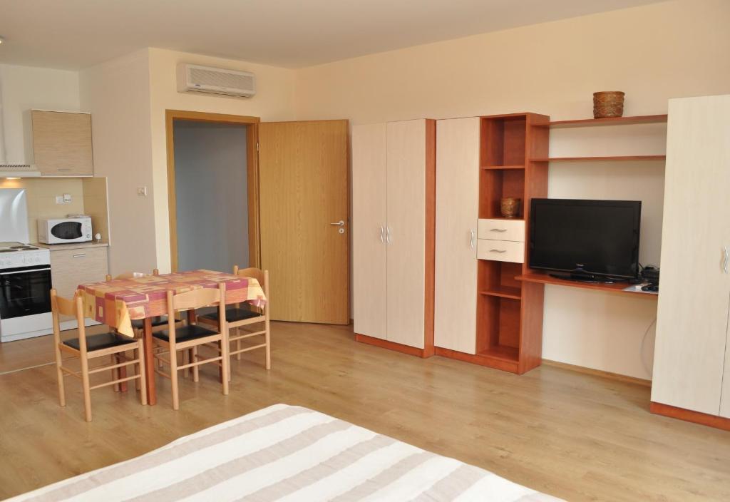Tisza Palota Apartmanok Szeged Chambre photo