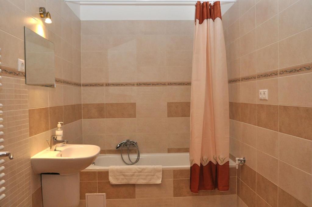 Tisza Palota Apartmanok Szeged Chambre photo