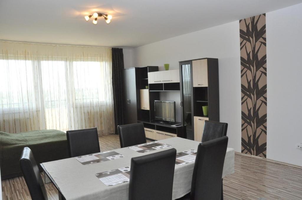 Tisza Palota Apartmanok Szeged Chambre photo