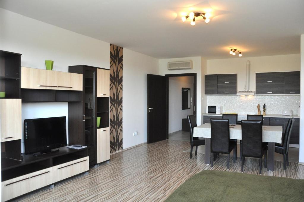 Tisza Palota Apartmanok Szeged Chambre photo