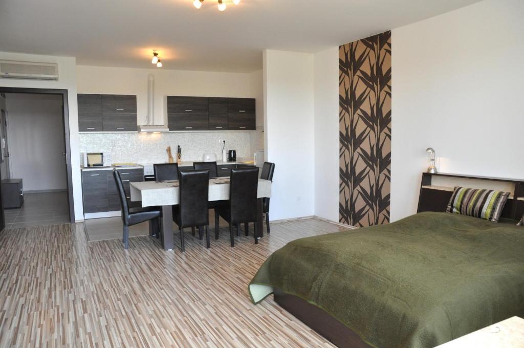 Tisza Palota Apartmanok Szeged Chambre photo