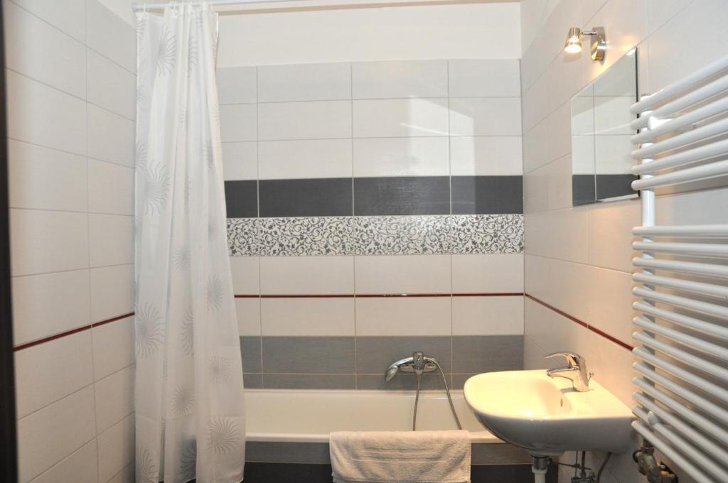 Tisza Palota Apartmanok Szeged Chambre photo