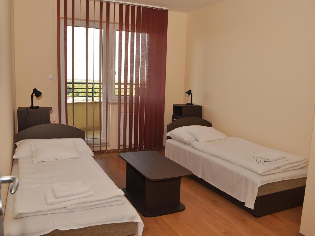 Tisza Palota Apartmanok Szeged Chambre photo