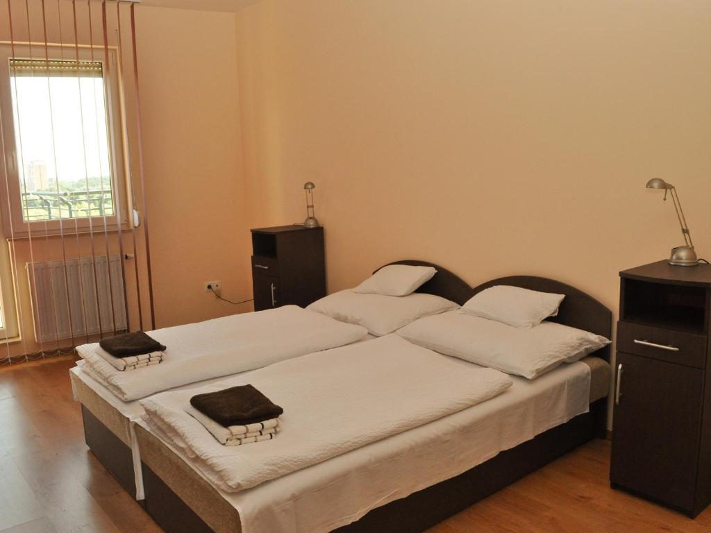 Tisza Palota Apartmanok Szeged Chambre photo