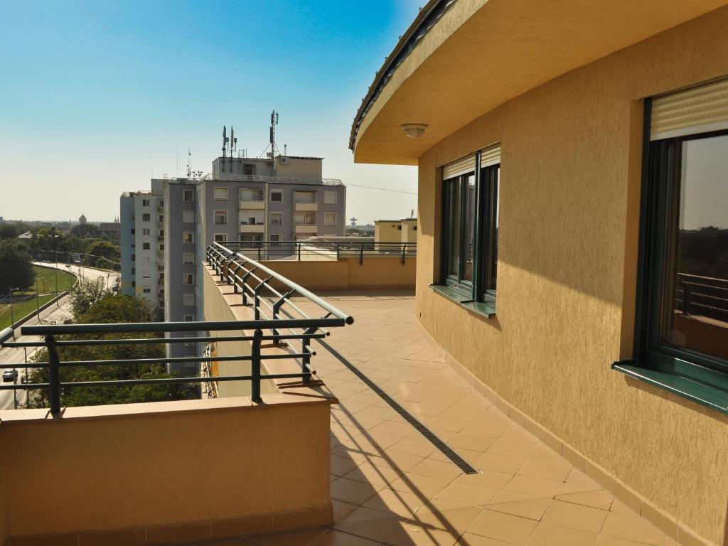 Tisza Palota Apartmanok Szeged Chambre photo